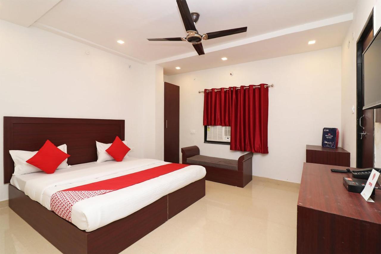 Oyo 1021 Hotel Gayatri Residency Tirath Εξωτερικό φωτογραφία