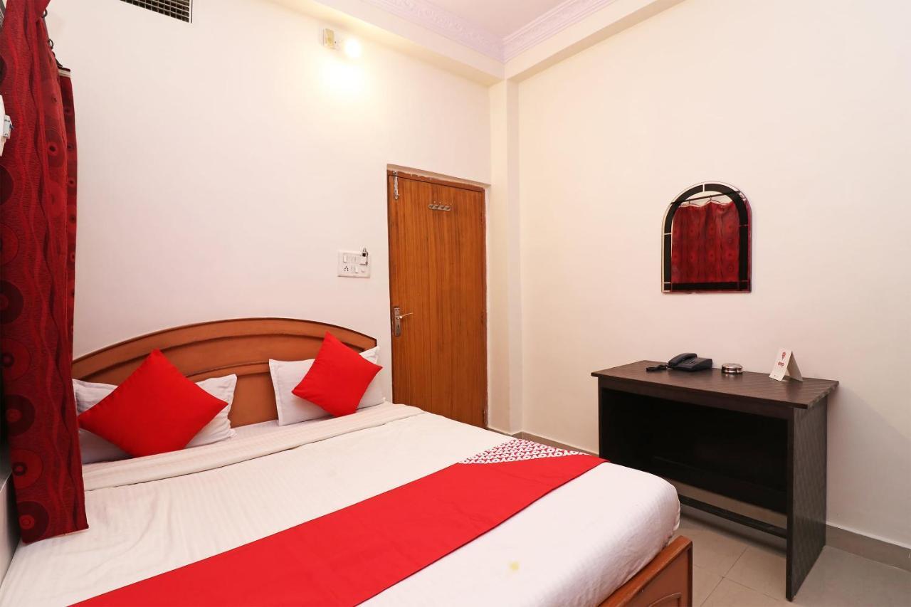 Oyo 1021 Hotel Gayatri Residency Tirath Εξωτερικό φωτογραφία