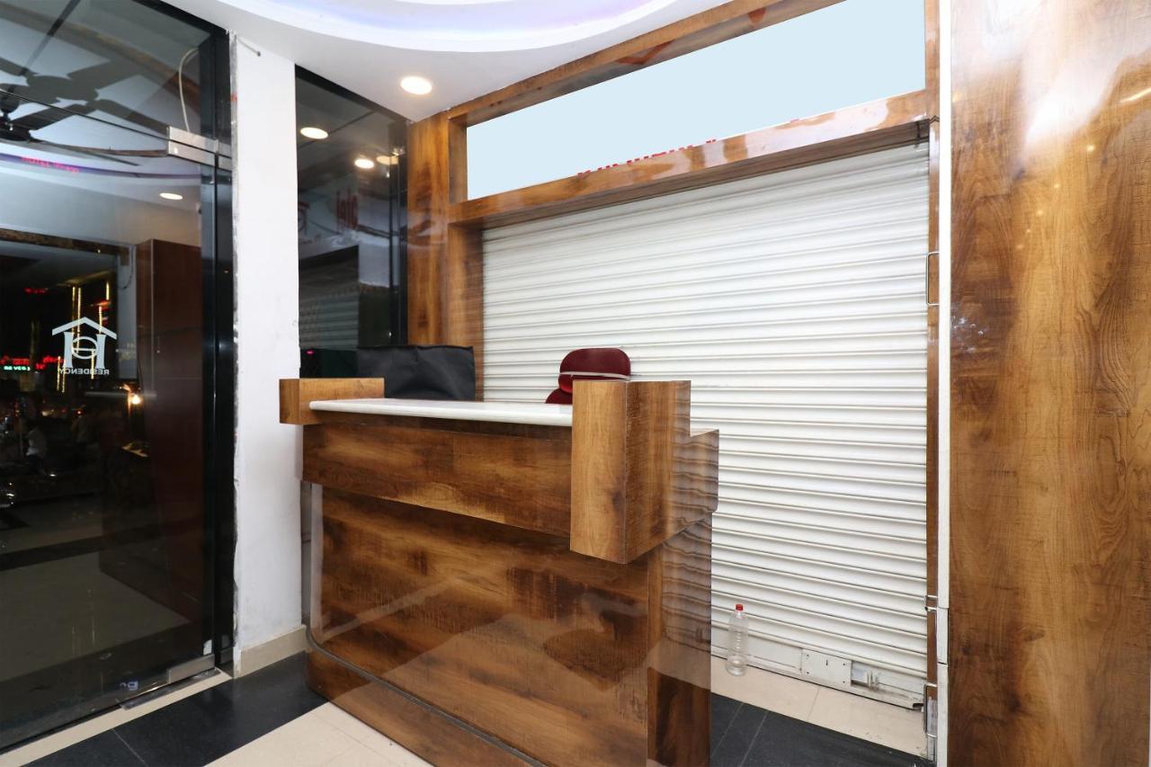 Oyo 1021 Hotel Gayatri Residency Tirath Εξωτερικό φωτογραφία