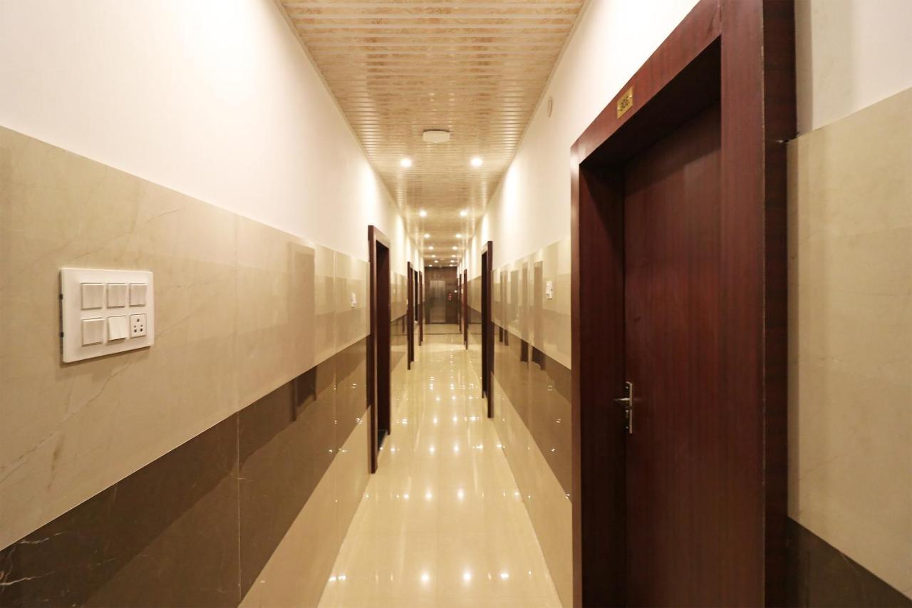 Oyo 1021 Hotel Gayatri Residency Tirath Εξωτερικό φωτογραφία